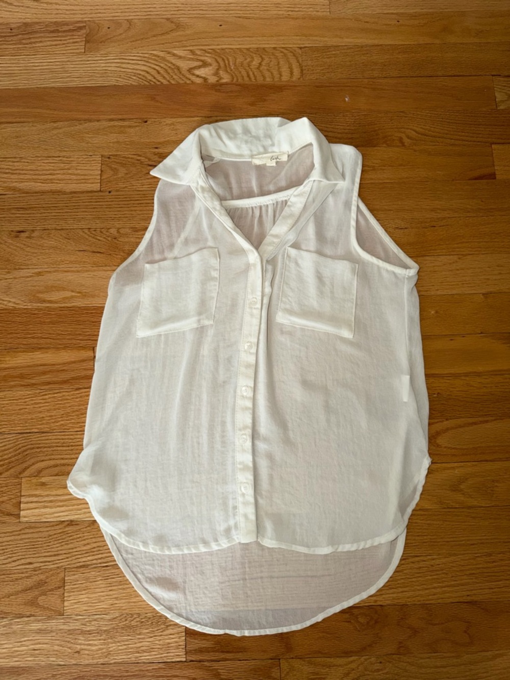 Lush Sleeveless White Button-Front Collared Tank Top
